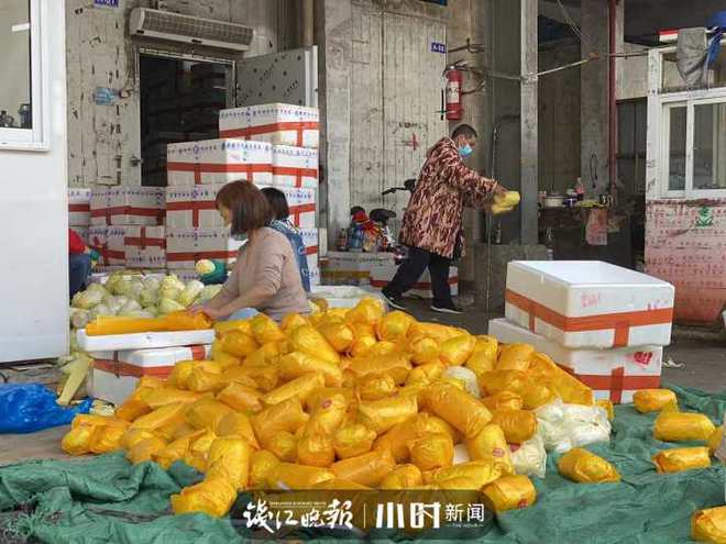 拱墅区居民担心果蔬鱼肉供不上？杭州蔬菜批发市场：货量足、价格稳放心吧！欧亿体育 足球 欧亿体育网址(图2)